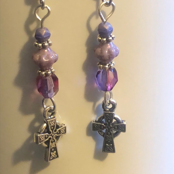 Handcrafted Celtic Cross Czech glass earrings - Picture 4 of 4